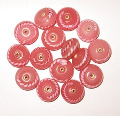 Бусины, индийское стекло, круглые, сплющенные, карамельно-розовые со спиральным рисунком