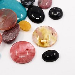Кабошони з натурального каменю різних кольорів та розмірів