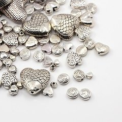Бусины металлические, серебристые, литые, сердечки, разных размеров, цена за 1 грамм