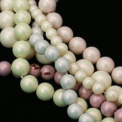 Намистини з матових перлів, круглі, різних кольорів та розмірів