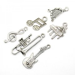 Кулони металеві, сріблясті, музичні інструменти, різних форм та розмірів